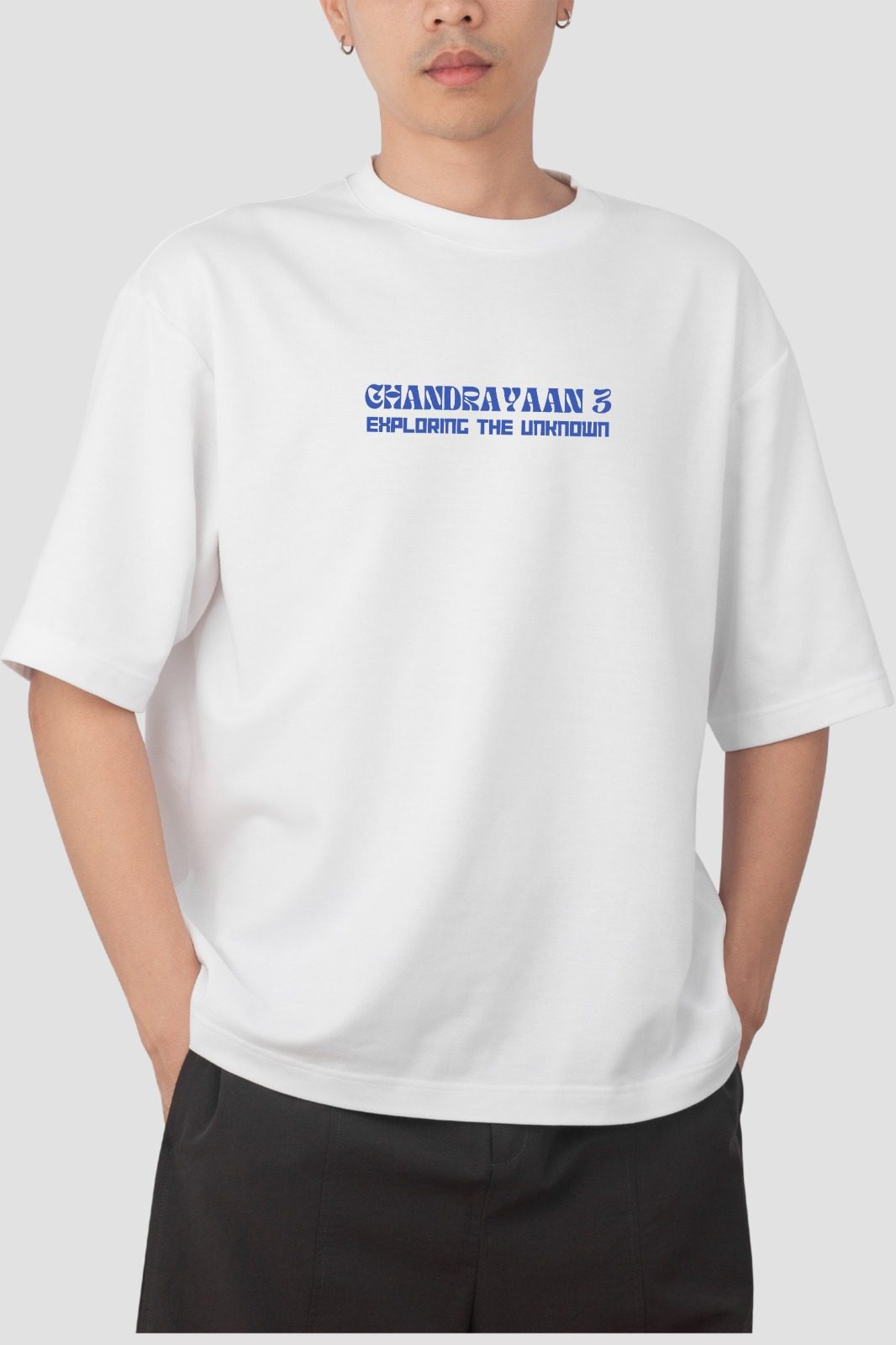 India to the Moon: Chandrayaan-3 Graphic Tee - Image 2